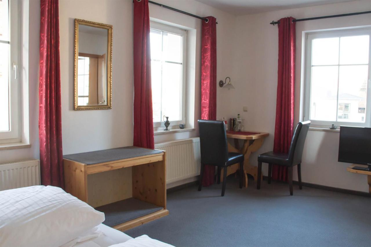 Hotel Gasthof Weisser Loewe Burgthann 外观 照片
