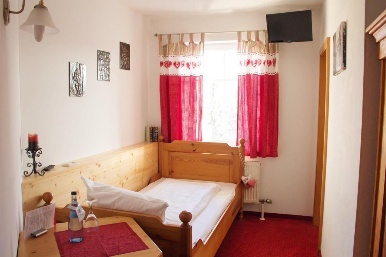 Hotel Gasthof Weisser Loewe Burgthann 外观 照片