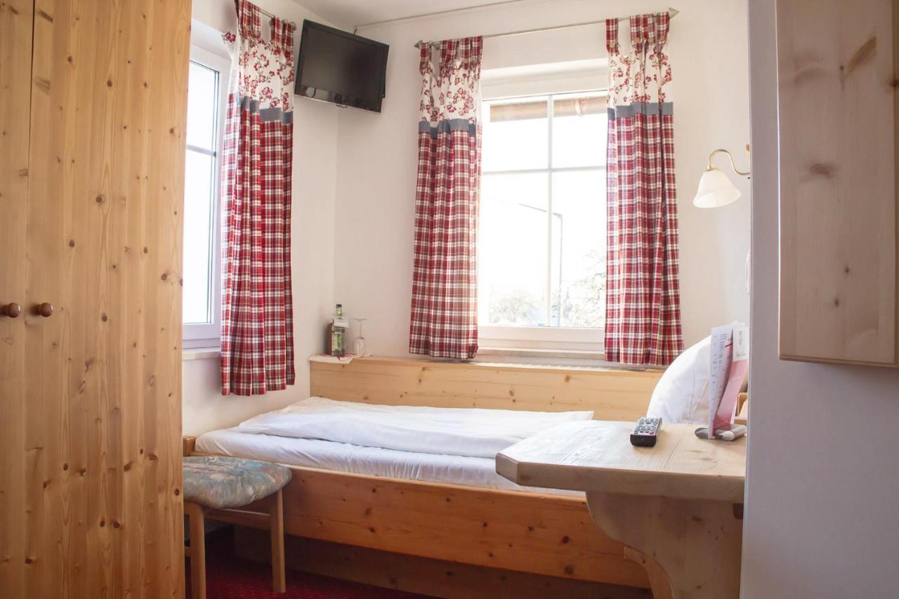 Hotel Gasthof Weisser Loewe Burgthann 外观 照片